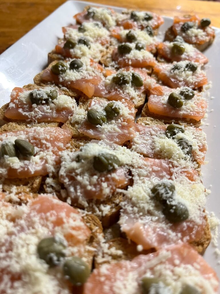 Canapés de salmón en Kaas Eventos
